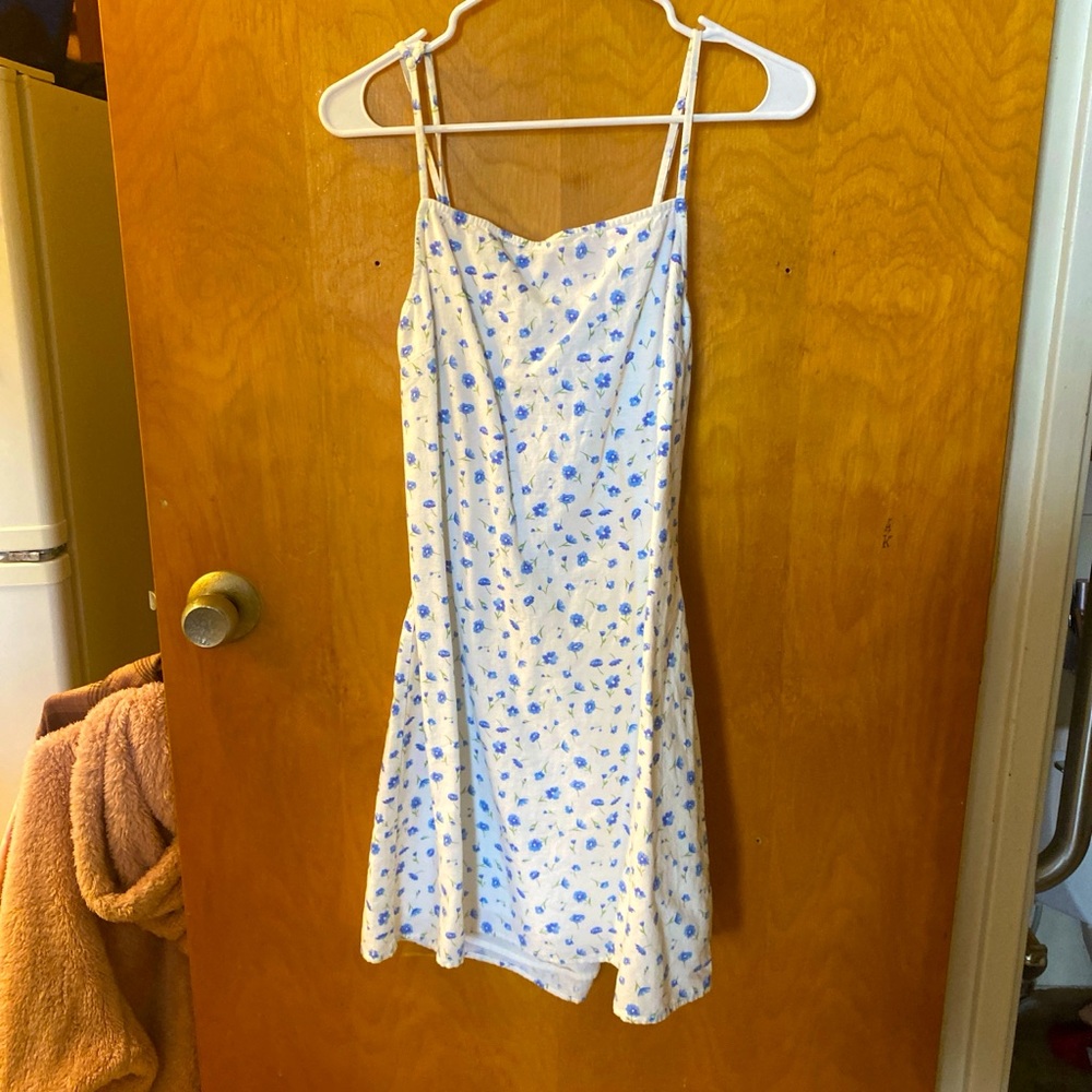 American Eagle White/Blue Floral Dress
